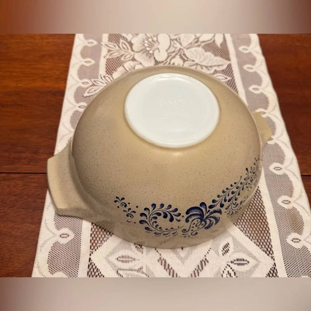 Vintage PYREX 10” Homestead Cinderella Mixing Bowl (#444)